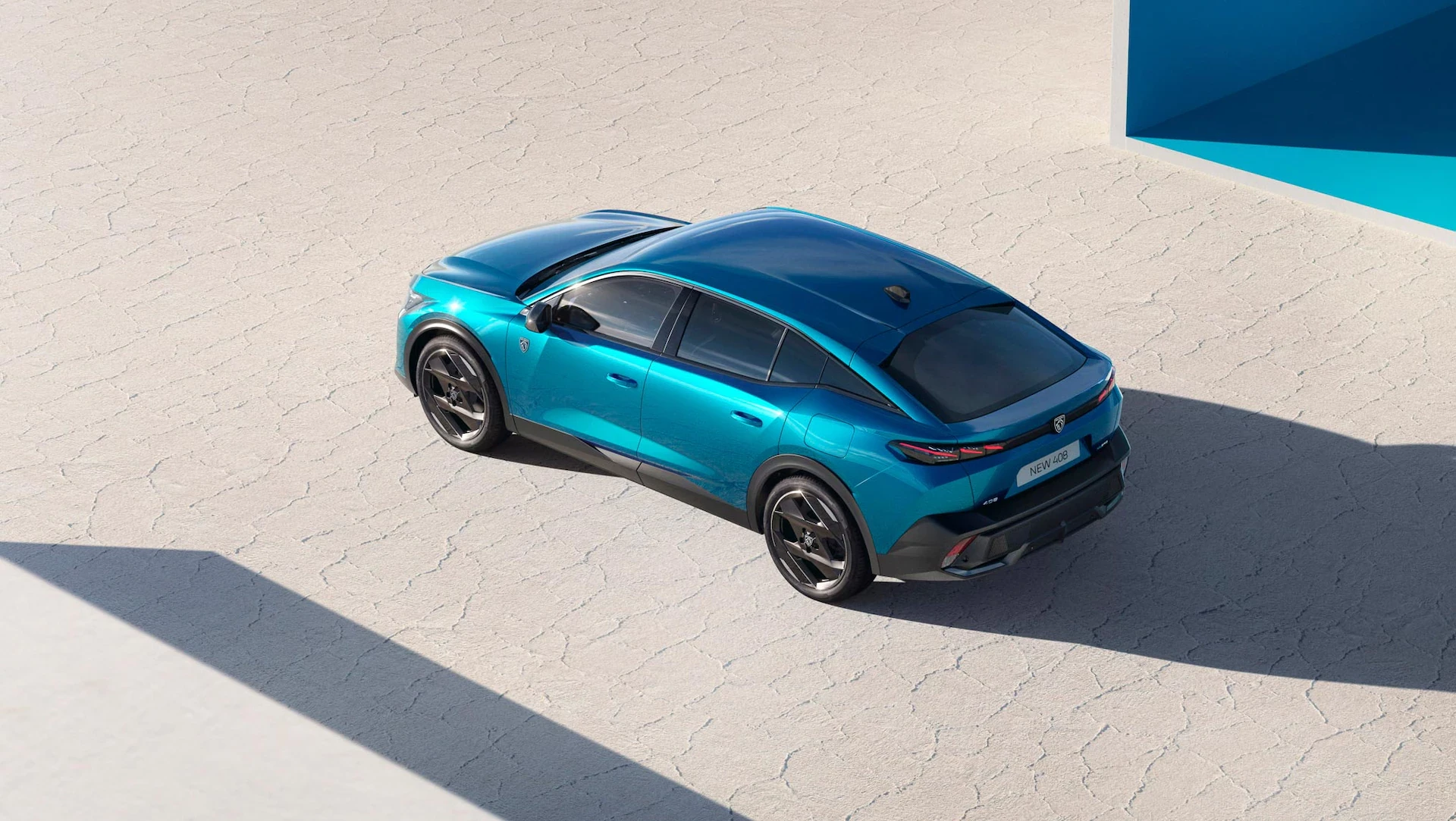 PEUGEOT_408PHEV_2206STYP_049_2030x1145