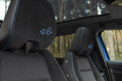 51-Rijden-met-de-volledig-nieuwe-Renault-Austral-de-Nouvelle-Vague-Tech-SUV-1600x1067