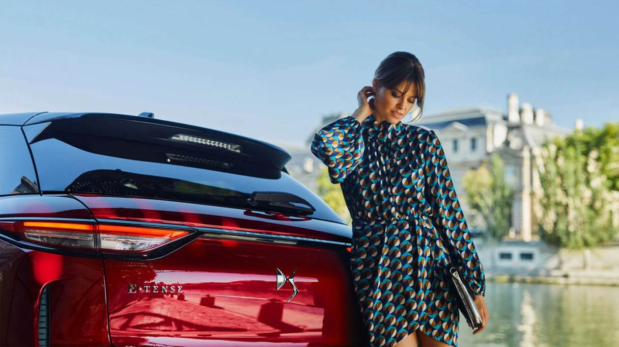 1-2-0-36-new-ds-3-compact-suv-electric-16-9