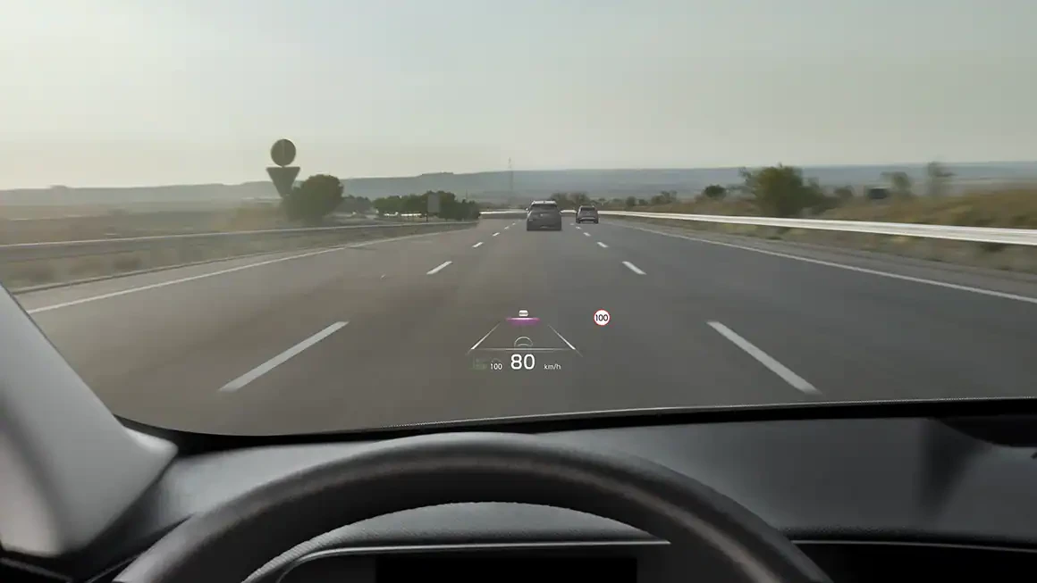 kia-niro-my23-connectivity-headup-display