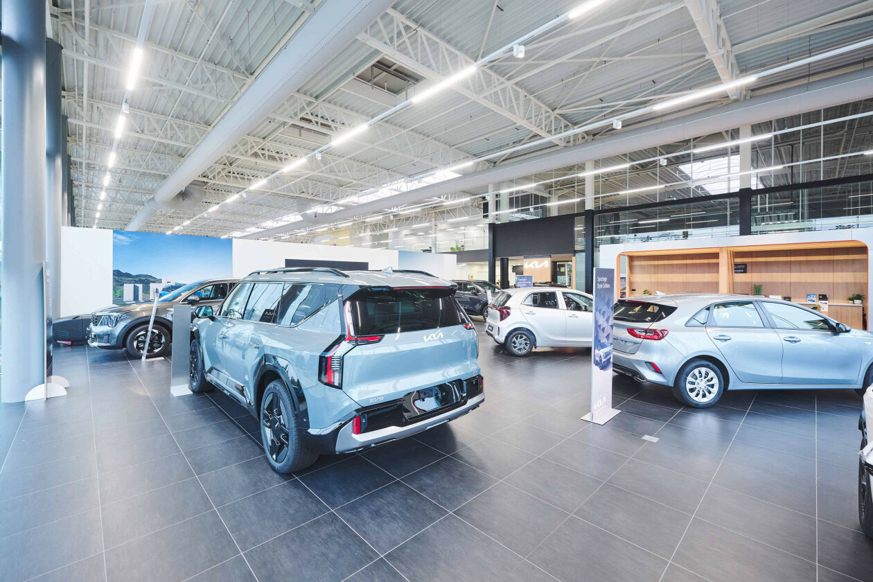 Kia_Valckenier_Gent_showroom_EV9_web