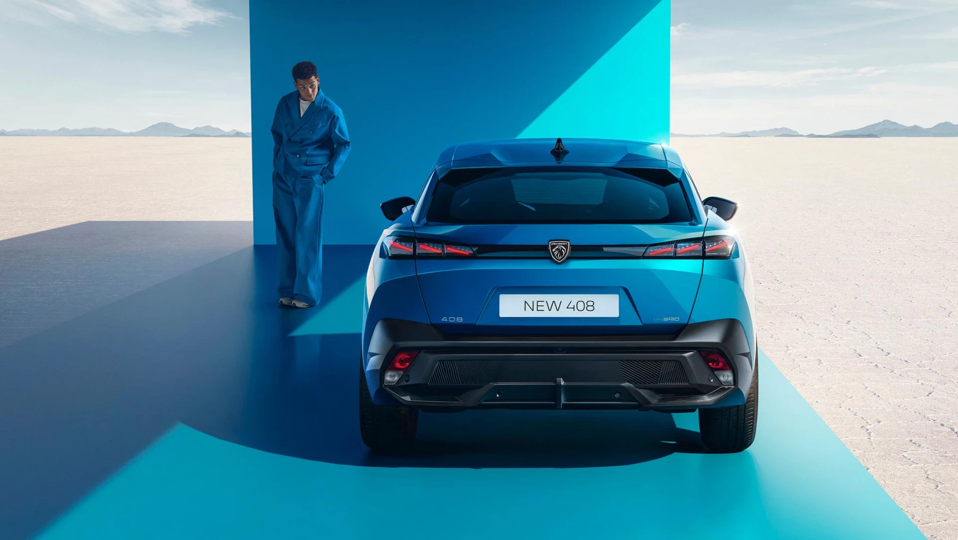 PEUGEOT_408PHEV_2206CN_021_2030x1145