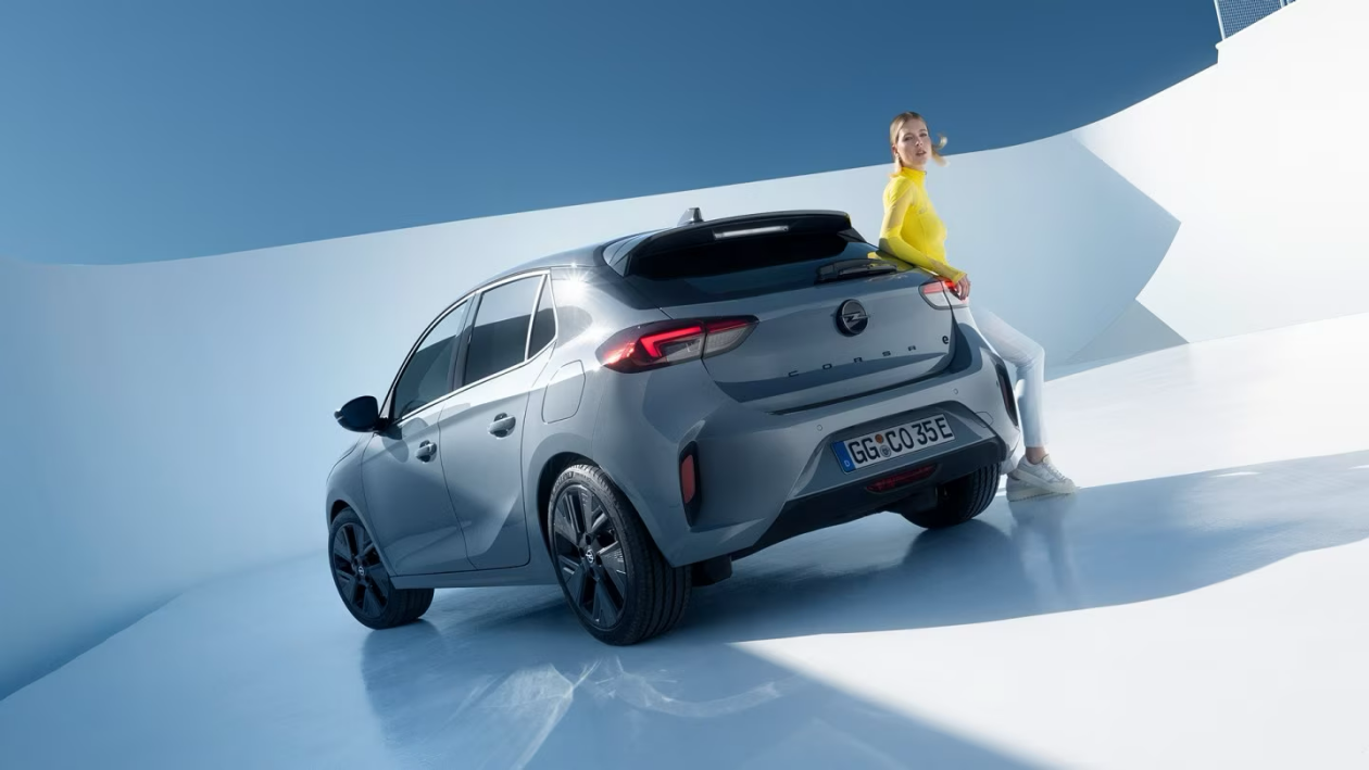 opel-corsa-bev-exterior-rear-16x9-co23-e01-002