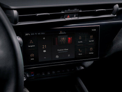 AR-ALFAROMEOJUNIOR-BEV-Interior-1280X960-DSK-4_3-3